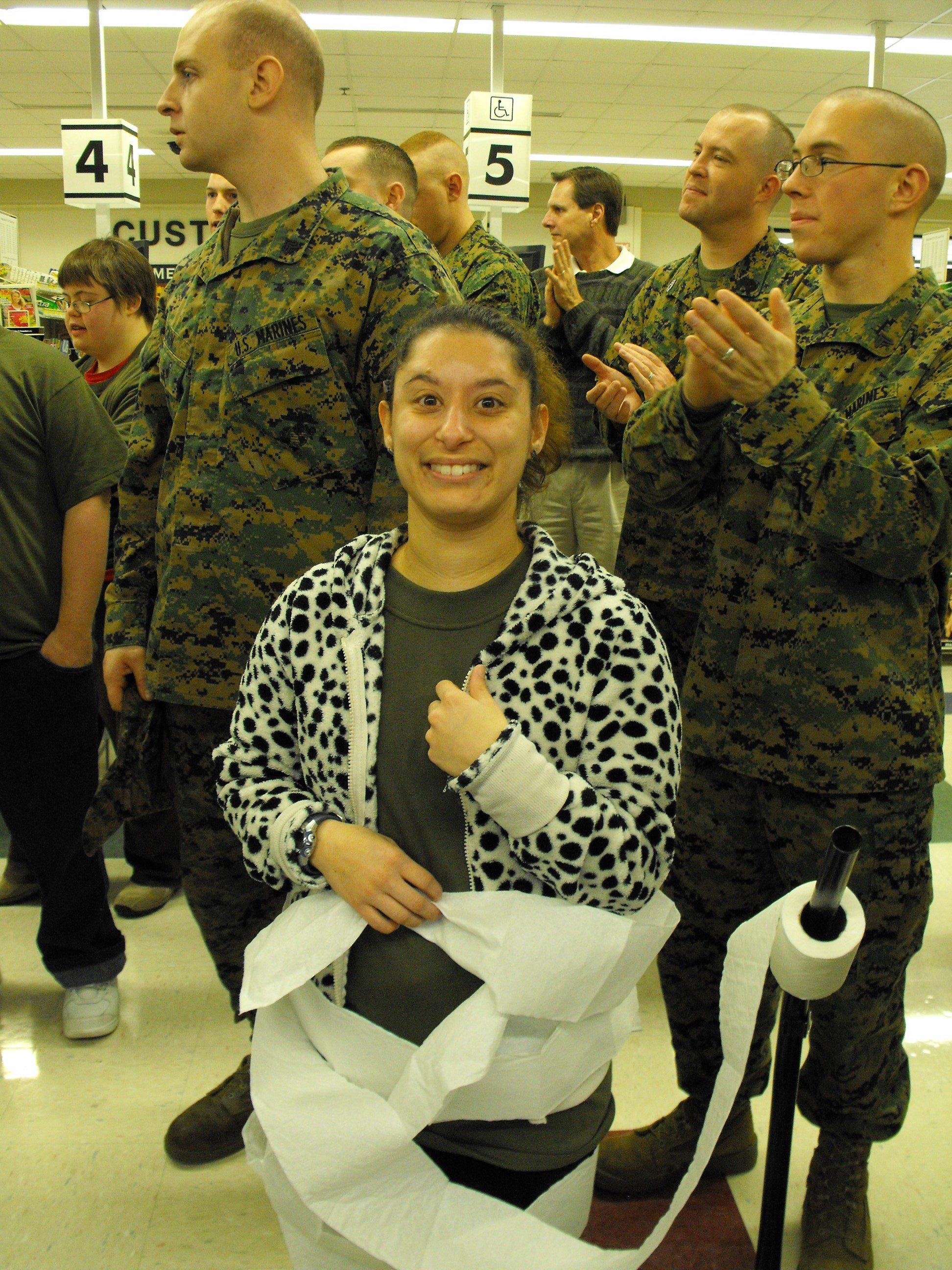 ./2011/Commissary Games/ZMCAS Cherry Pt Commissary 0033.JPG